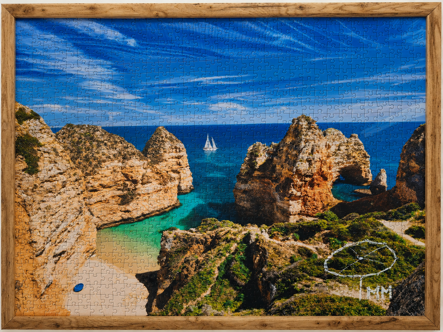 Puzzle encadré d'une crique méditerranéenne aux eaux turquoise, peint à l'acrylique par MM